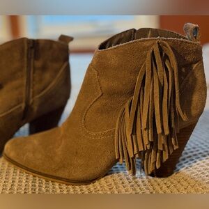 Steve Madden Tan Suede Fringe Booties